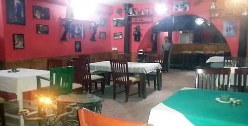 Impala Garden Hotel 2*