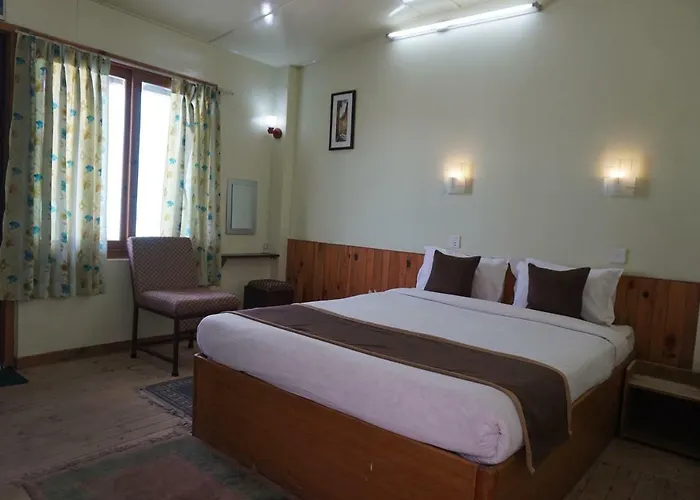 Impala Garden Hotel 2*